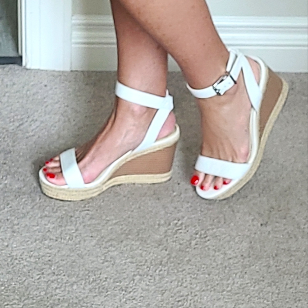 Jessica Simpson Wedge WHITE SZ 7